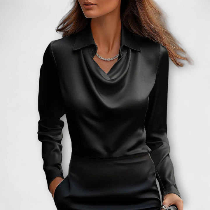 Ariel™ - Blusa brillante con cuello fruncido