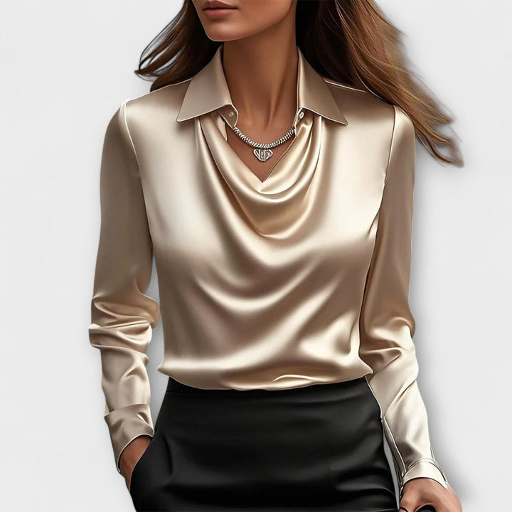 Ariel™ - Blusa brillante con cuello fruncido