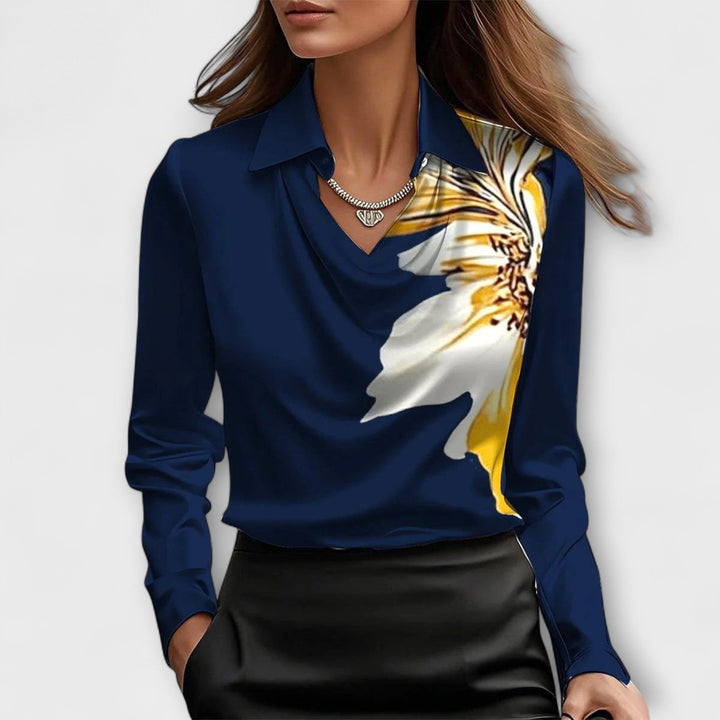 Ariel™ - Blusa brillante con cuello fruncido