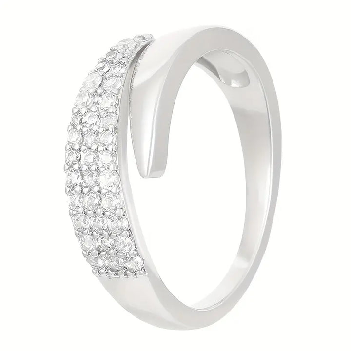 Anillo de Oro Elegante con Piedras Brillantes